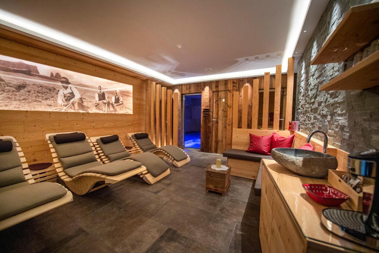 Apartments La Rives Santa Cristina Val Gardena Екстериор снимка